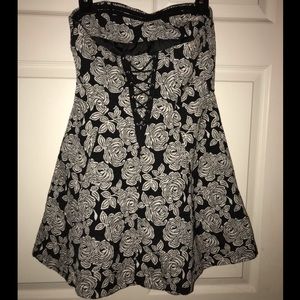 Forever 21 Dresses - Floral dress Forever 21 Dresses - Floral dress